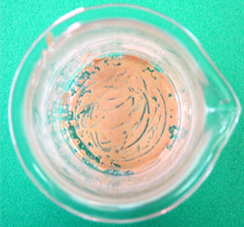 オイル配合ファンデーションを排水した後